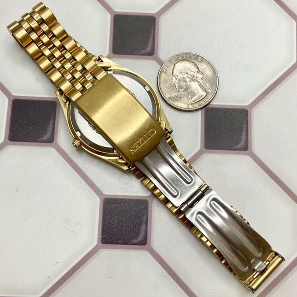 Vintage Citizen Gold-tone Stainless Steel QQ Watch With Day / Date - Picture 10 of 13